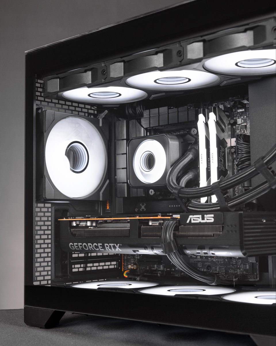 mr_matt_lee's tweet image. Small Size, BIG Power! 😮‍💨 Here’s my latest build feat the Phanteks XT V3: a low cost (under $69) mATX case with solid aesthetics! A new build video is now live… Alan Wake meets Silent Hill, this Halloween Special goes hard… Watch 👉 youtu.be/11S57YyErbM

@Phanteks #pcbuild