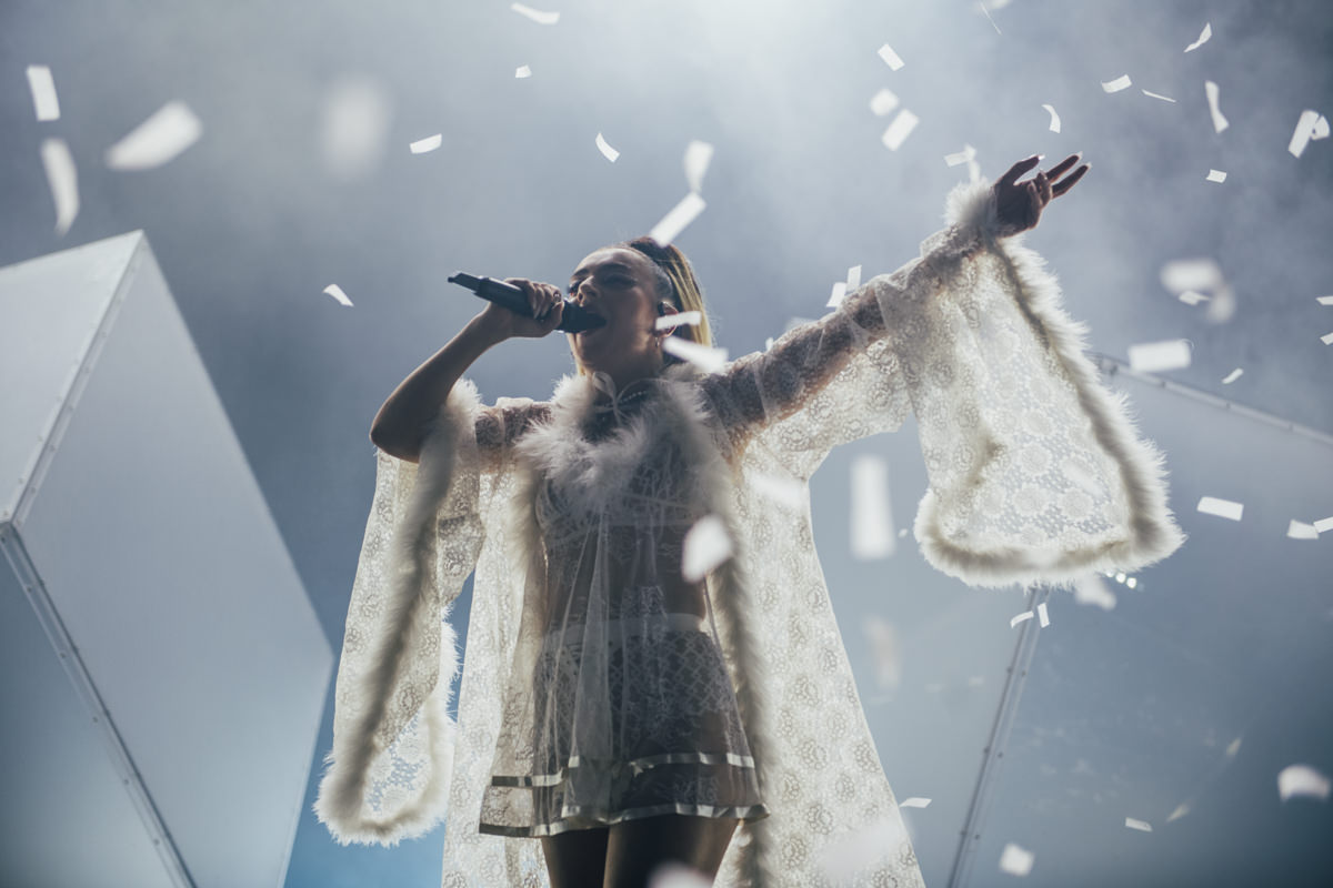 O2AcademyBrix's tweet image. Who remembers the inspiration behind @charli_xcx's outfit for her Halloween show in 2019? 🤔
Let us know your guesses in the comments 👇
📸 @slb_photo
#CharliXCX #O2AcademyBrixton