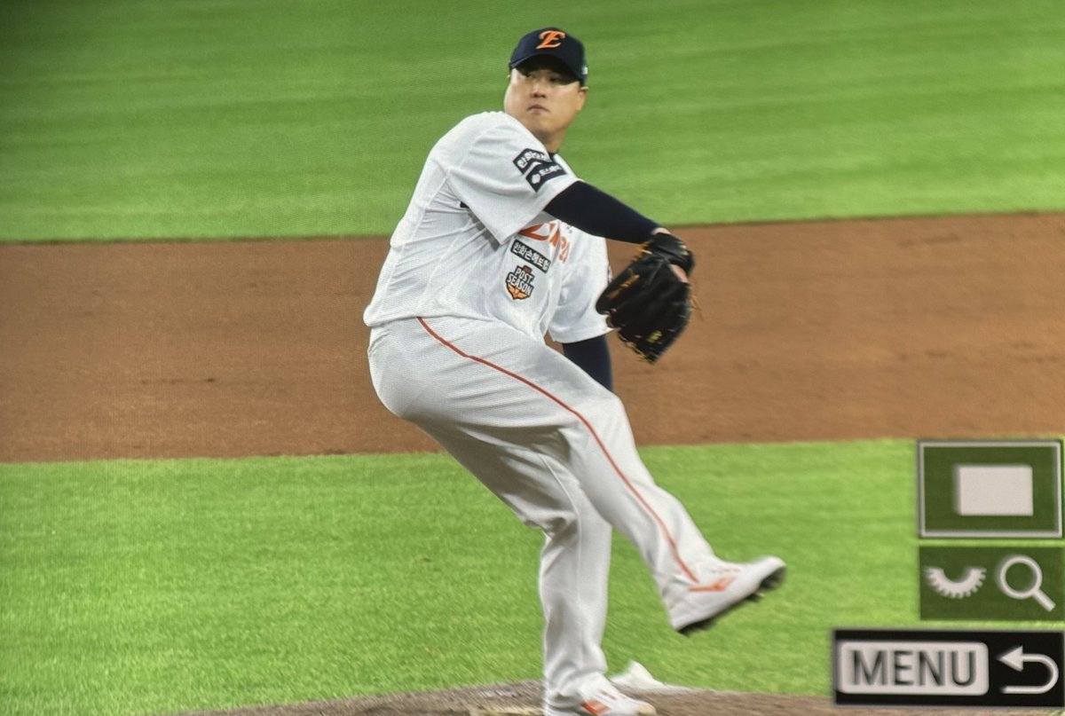 내 신은 19년이 지나도 한화이글스를 위해 공을 던져