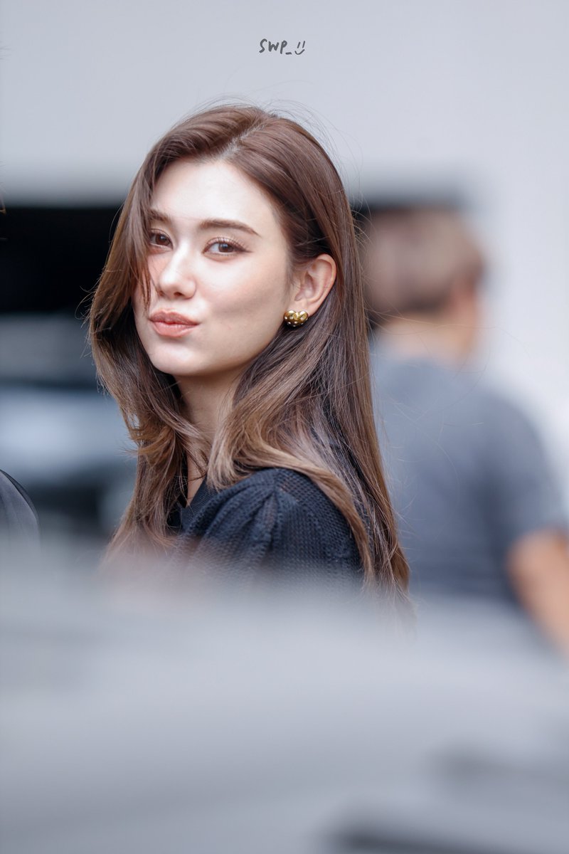 siiwa313's tweet image. มีเด็กแอบส่งจุ๊บให้ด้วย น่ารักอะ 🤏🏻😘พี่ฝรั่งอย่าทำให้หลงไปมากกว่านี้เลย
#lalinalena #ลีน่าลลินา
#MySafeZoneSeries