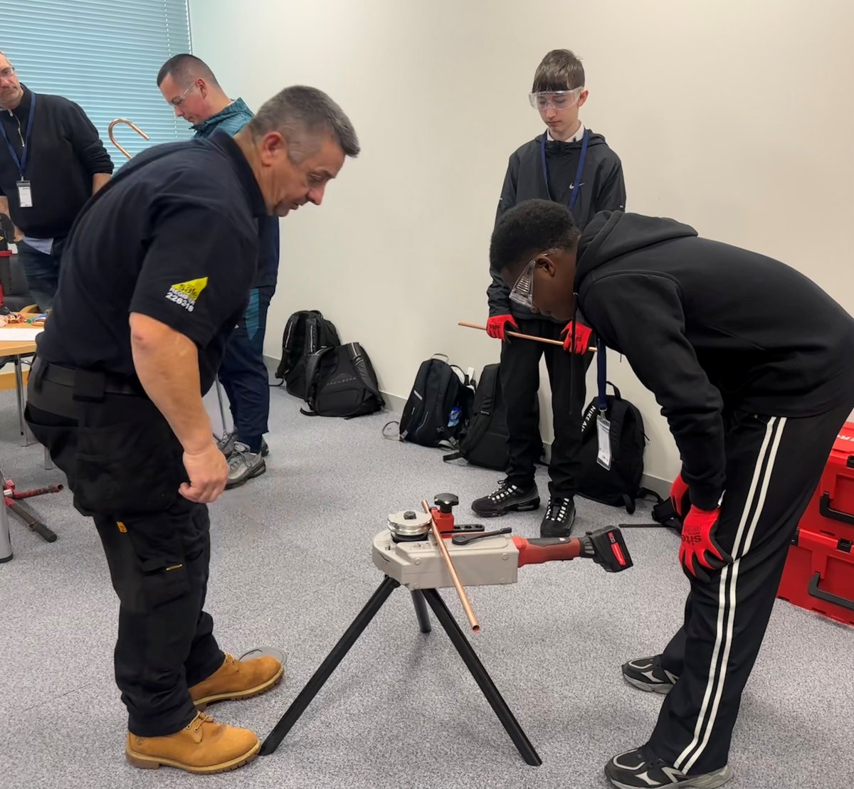 Low carbon, high impact!

This week Vaillant UK and Warmworks welcomed dozens of students from across Scotland to provide them with real-life insight into working in the low carbon heat industry!

#justtransition #climateaction #renewableheating