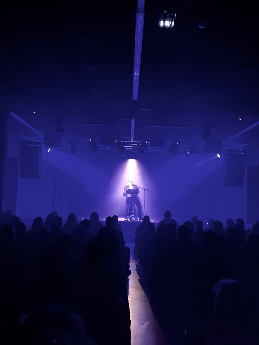 Y muchas gracias a todos los que llenasteis ayer la sala para escuchar/vivir la lectura dramatizada de EL MONTE DE LAS ÁNIMAS de Gustavo Adolfo Bécquer. Muy agradecido del trabajo de todo el equipo y especialmente el de mi querido Camilo García, enorme.