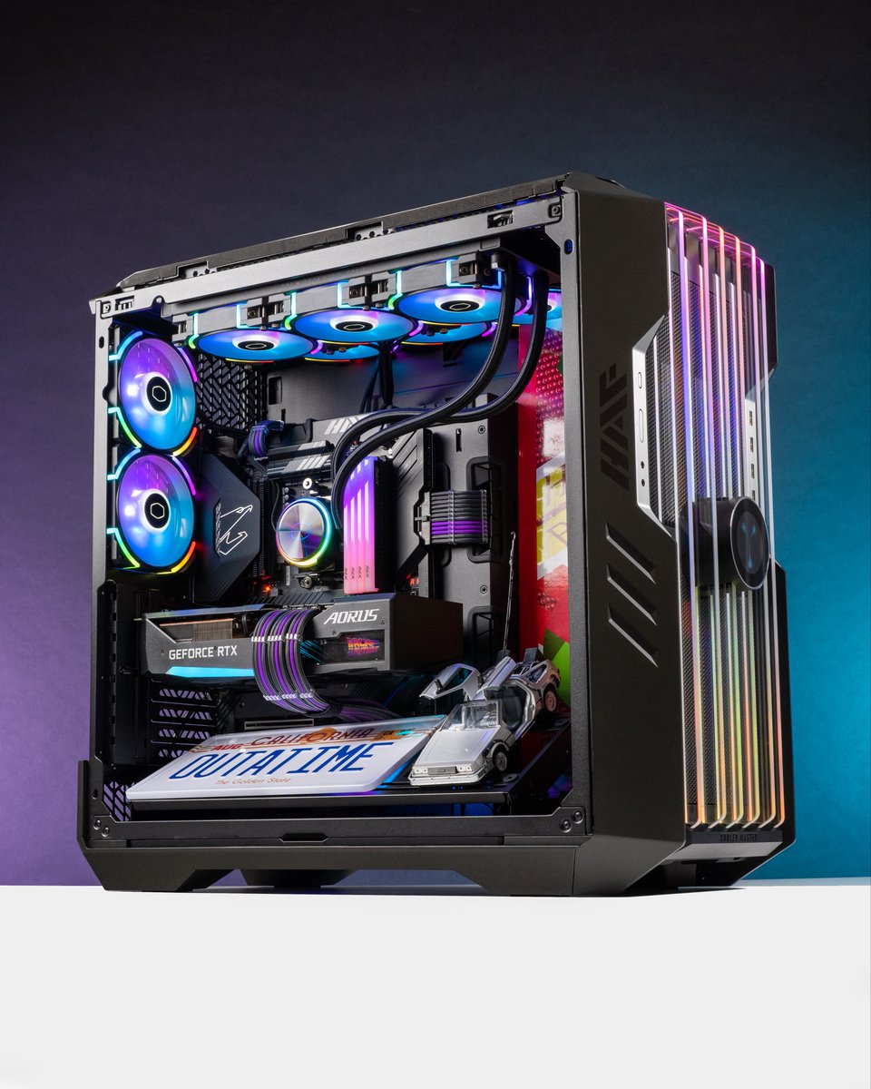 battlerigs's tweet image. OUTATIME!

To celebrate Back to the Future movies being re-released in theatres for the 40th anniversary, we take a look back at this EPIC machine!

What a day we had with @CoolerMaster and a real life DeLorean!! 

Swipe through the pics and see the pc next to the worlds most…