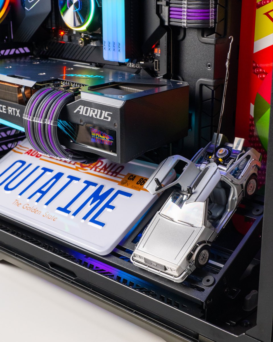 battlerigs's tweet image. OUTATIME!

To celebrate Back to the Future movies being re-released in theatres for the 40th anniversary, we take a look back at this EPIC machine!

What a day we had with @CoolerMaster and a real life DeLorean!! 

Swipe through the pics and see the pc next to the worlds most…