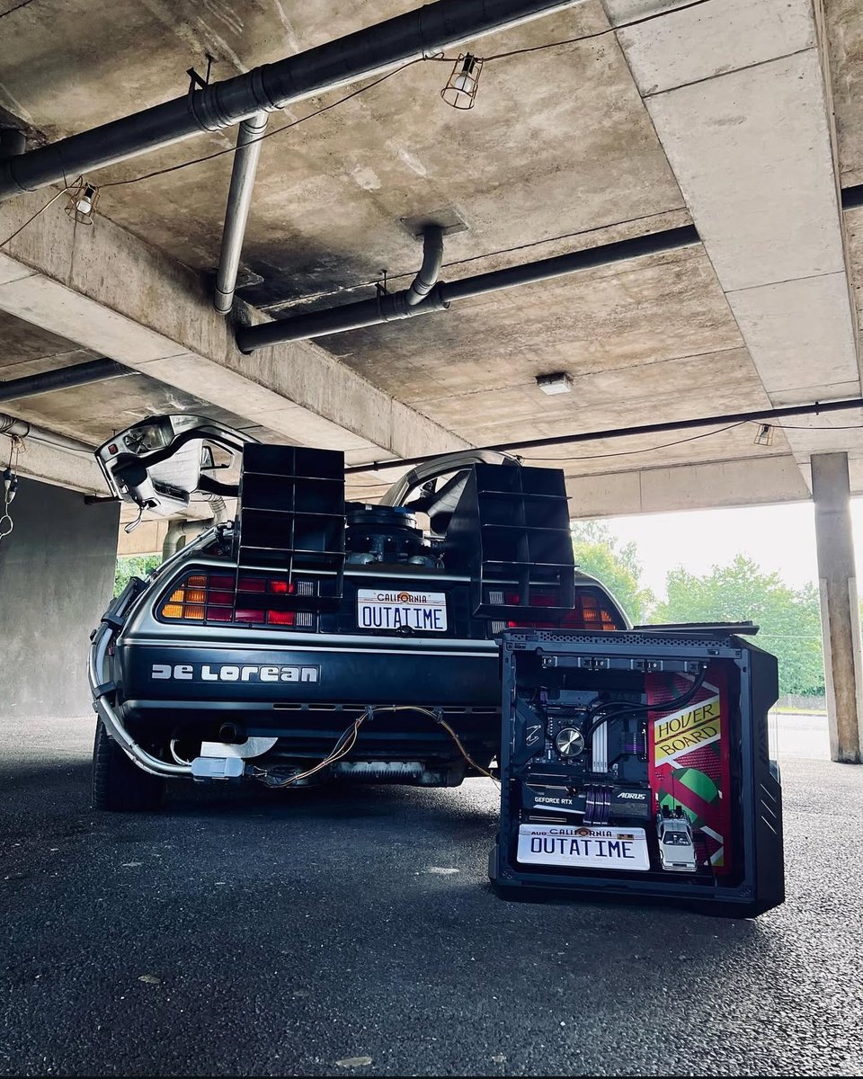 battlerigs's tweet image. OUTATIME!

To celebrate Back to the Future movies being re-released in theatres for the 40th anniversary, we take a look back at this EPIC machine!

What a day we had with @CoolerMaster and a real life DeLorean!! 

Swipe through the pics and see the pc next to the worlds most…