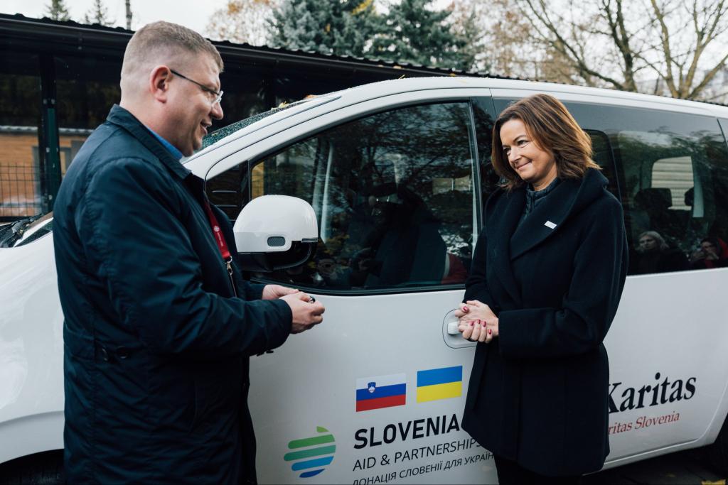 Safe homes, hot meals for families, medical aid, new agreements for partnerships driving recovery... Thanks to <a href="/MZEZ_RS/">MFEA Slovenia</a> leadership, my team, the team at <a href="/SLOinUKR/">Slovenia in Ukraine</a>, and our 🇸🇮&amp;🇺🇦 partners for turning solidarity into action - highlighted during Minister <a href="/tfajon/">Tanja Fajon</a>’s visit to Ukraine.