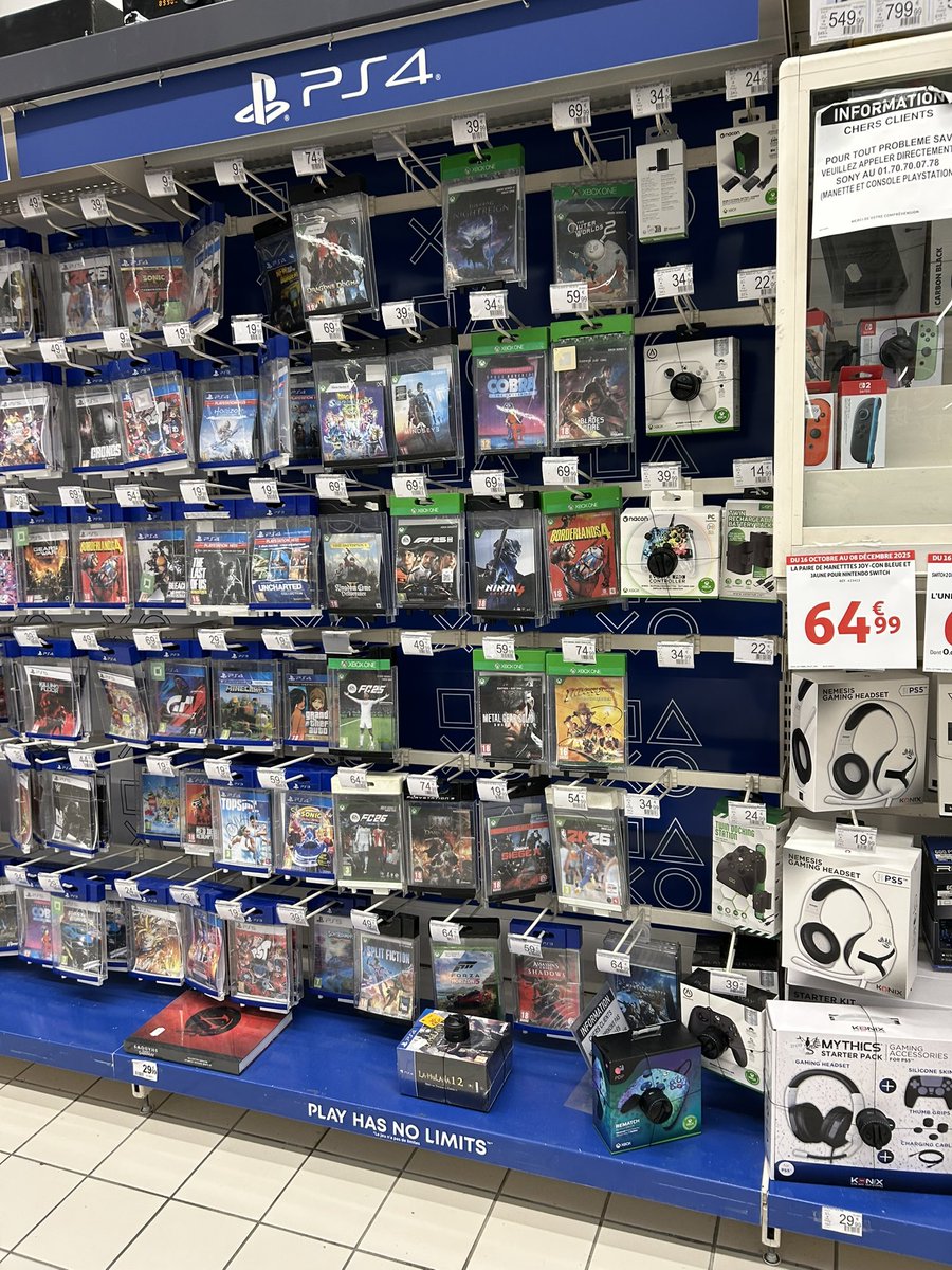 Doc_baste's tweet image. C’est un délire les rayons Xbox en magasin