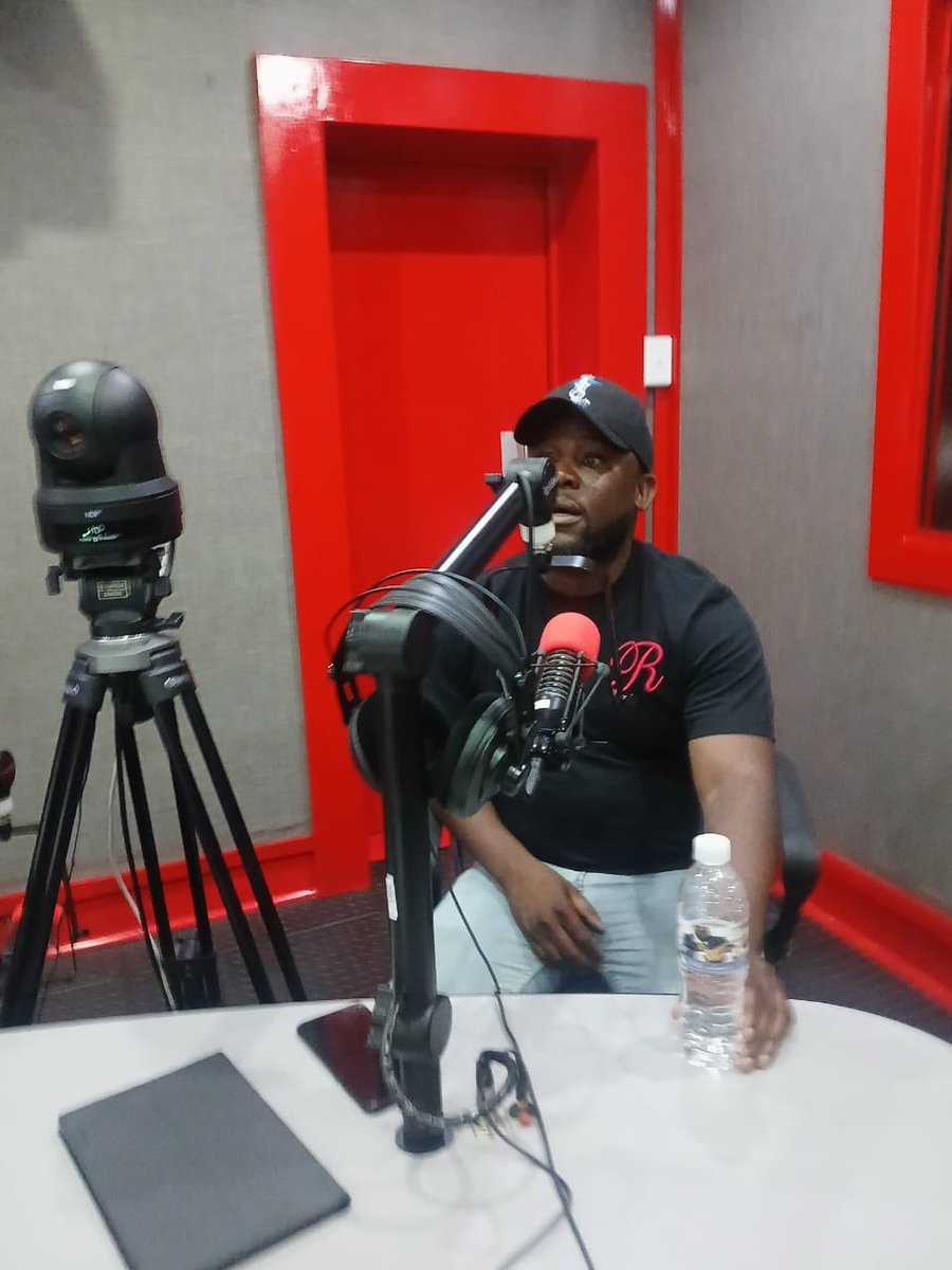 Wrapping up #OcsoberMonth with a bang at <a href="/UnivenFM/">UnivenFM</a> 🔊💚 Talking all things #Ocsober — awareness, prevention &amp; healthy choices! Let’s keep spreading the message of wellness &amp; substance-free living 🙌 #SANCA #PreventionIsBetterThanCure