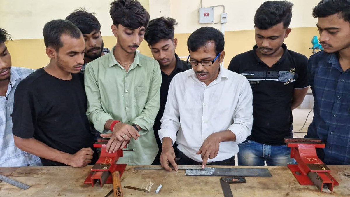 ItiKarimpur's tweet image. 💠 করিমপুর-১ গভর্মেন্ট আই টি আই এ #fitter ট্রেডের প্রাকটিক্যাল ক্লাস #k1giti #ITI #করিমপুর #Karimpur