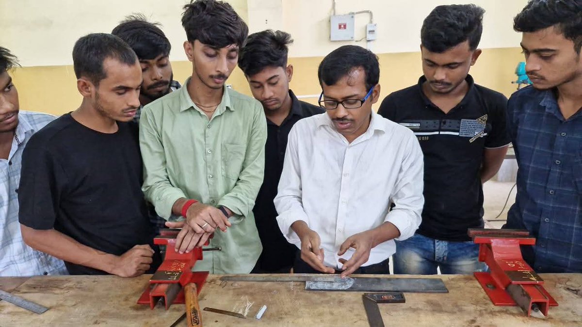 ItiKarimpur's tweet image. 💠 করিমপুর-১ গভর্মেন্ট আই টি আই এ #fitter ট্রেডের প্রাকটিক্যাল ক্লাস #k1giti #ITI #করিমপুর #Karimpur