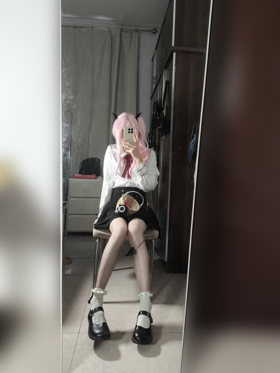 祝大家万圣节快乐~
自己自搭了一下万圣节变装，感觉还挺合适的www
不给糖就捣蛋喵
#伪娘 #男娘