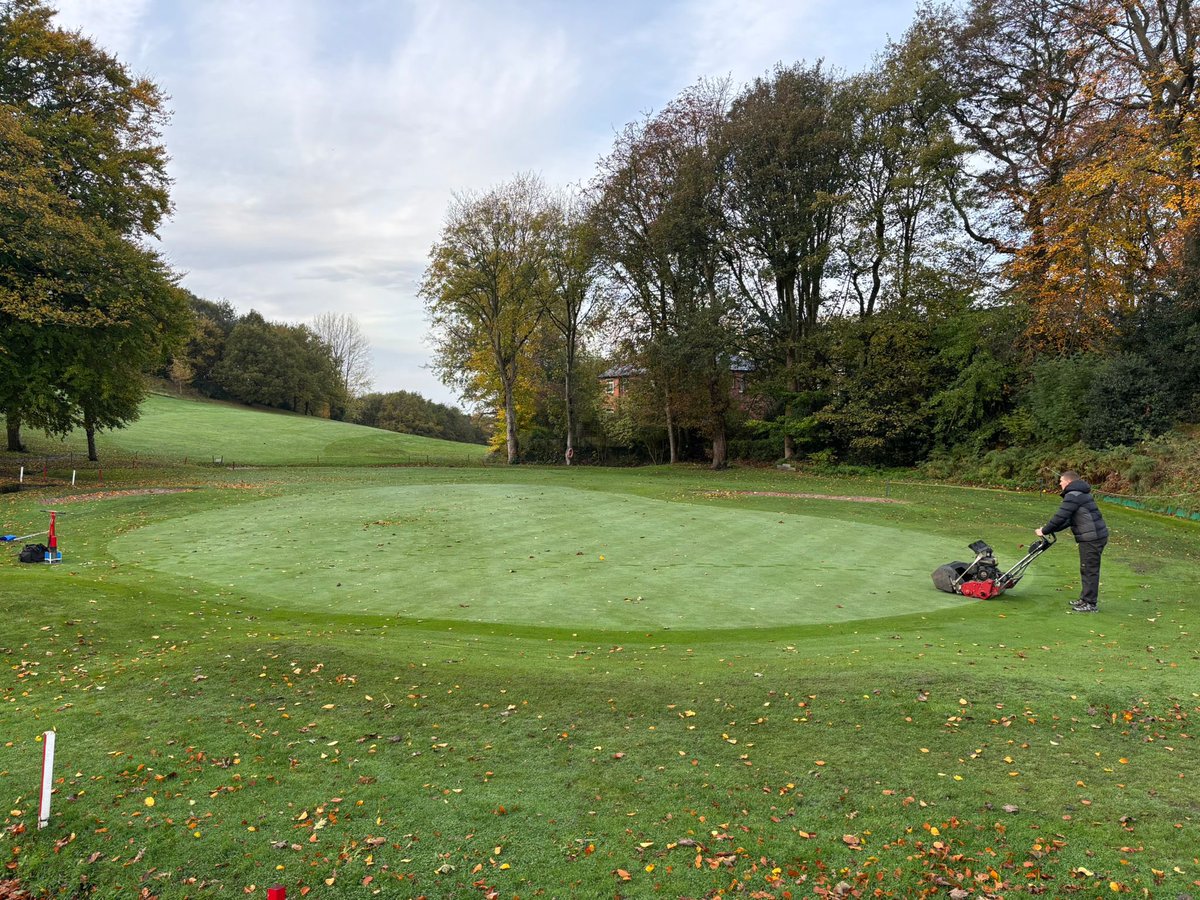 PrestwichGC's tweet image. The team working hard to keep the course in its best condition as we are on the brink of November! #PGC