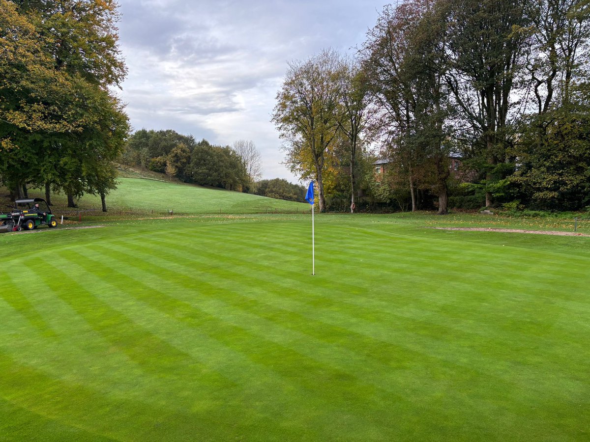 PrestwichGC's tweet image. The team working hard to keep the course in its best condition as we are on the brink of November! #PGC