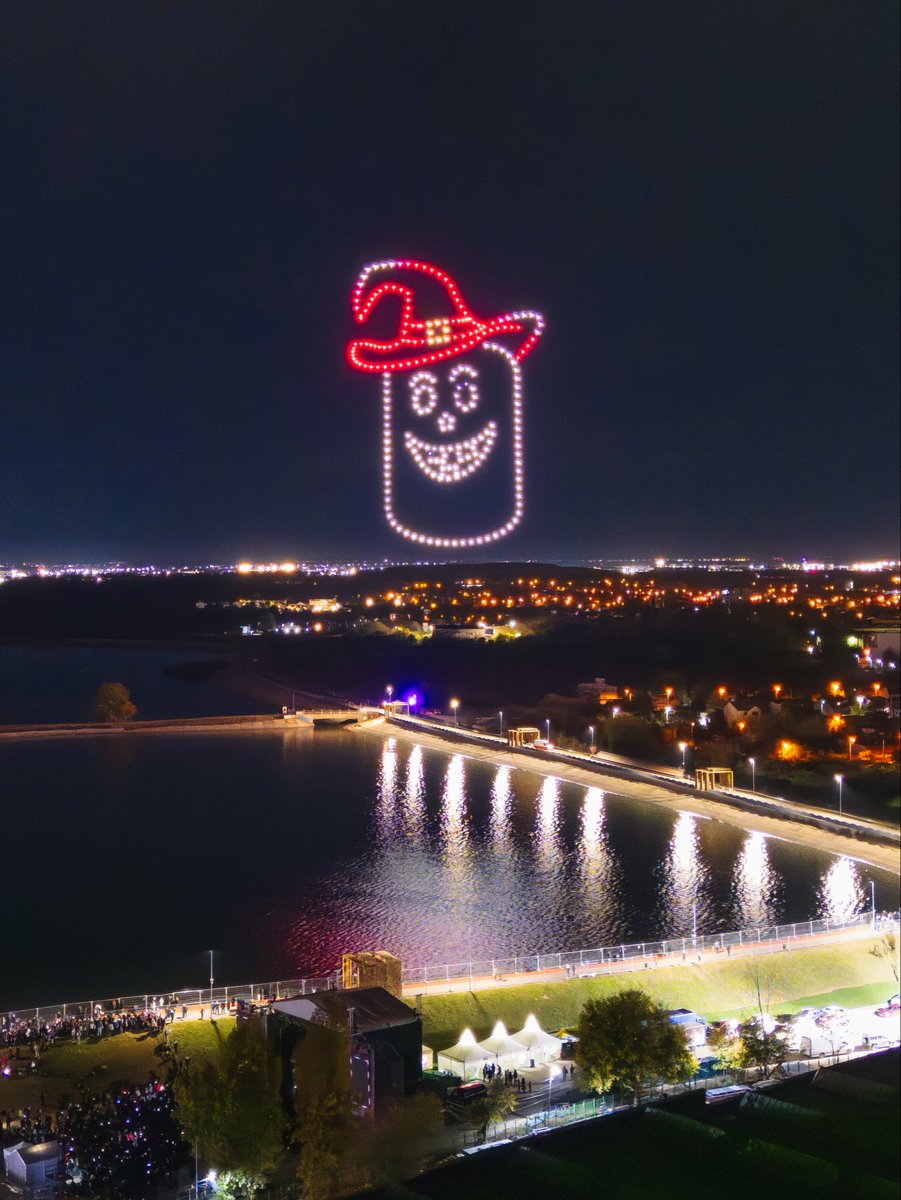 flystackshows's tweet image. Happy Halloween!👻
#Halloween #droneshow #flystack #WestSideHalloFest