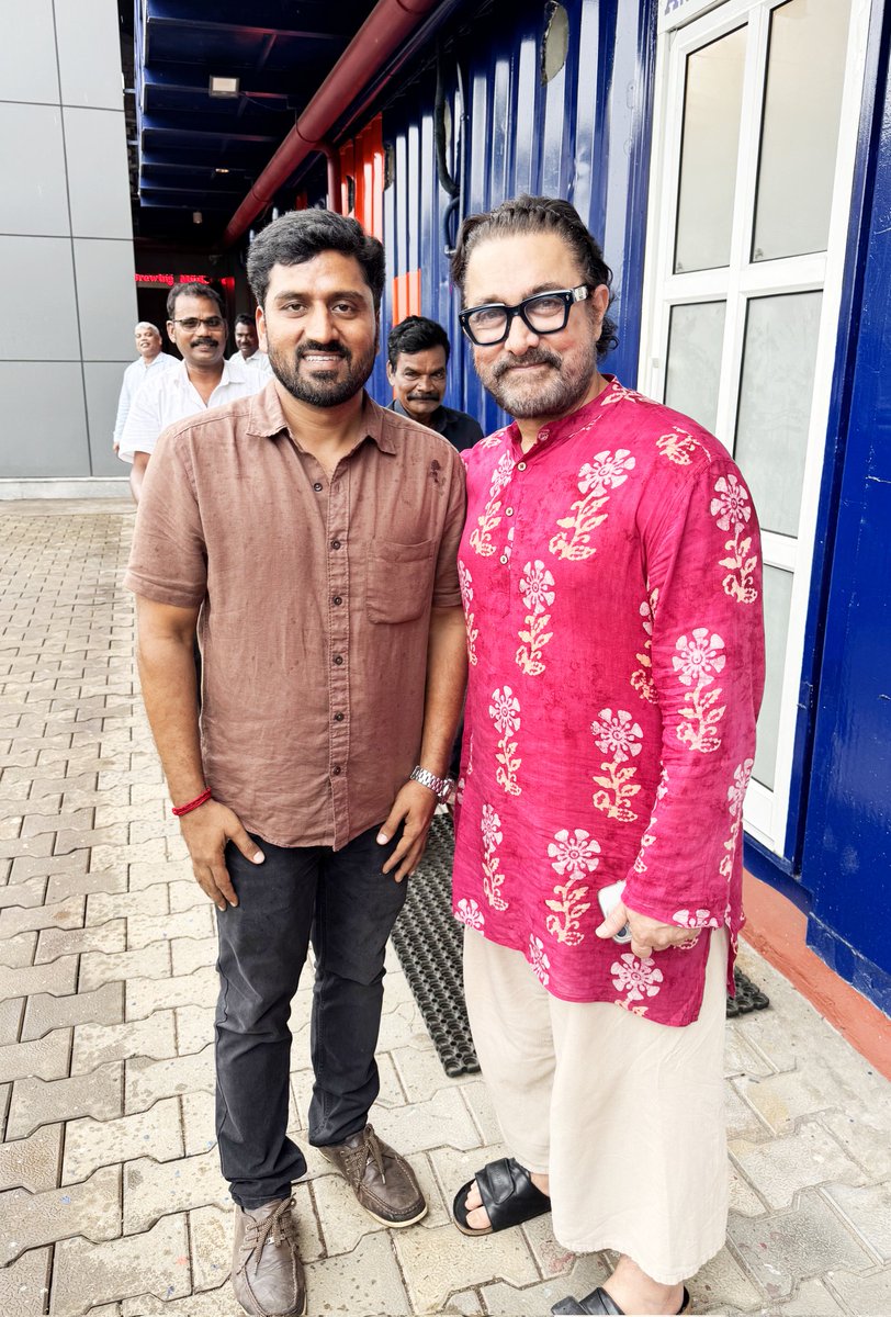 With Mr. Perfectionist 🌟 Aamir Khan's  Every film is a new journey and a treat for the audience. Simply the best !! 
Talent , class , and simplicity all in one frame 🙌🏻🔥

#AamirKhan #Perfectionist #BollywoodStar #Filmmaker #Legend #CinemaLover