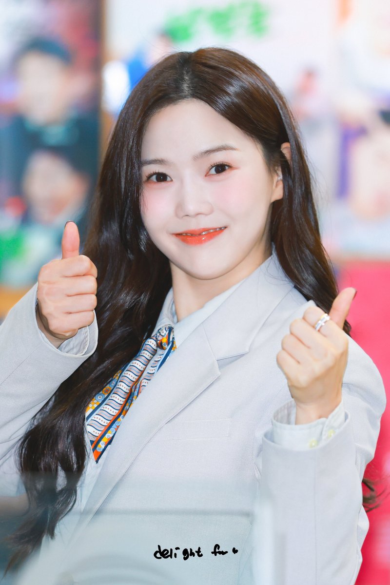 251031 볼륨을 높여요 출근길 preview

언니 월급 탔다! 맛있는거 먹으러가자!💼

#오마이걸 #최효정 #효정 
#OHMYGIRL #HYOJUNG
#쩡이야여기바바