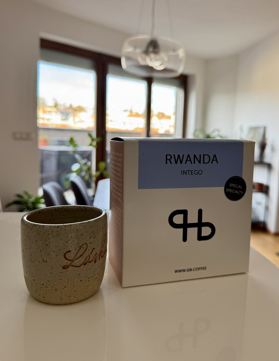 CifrMarek's tweet image. Proč nevlastním žádnou nemovitost, když jsem jich pro klienty nakoupil za více než 2 mld.? 

Holt jsem finančně negramotný mileniál, který pije  výběrovky 😀💁