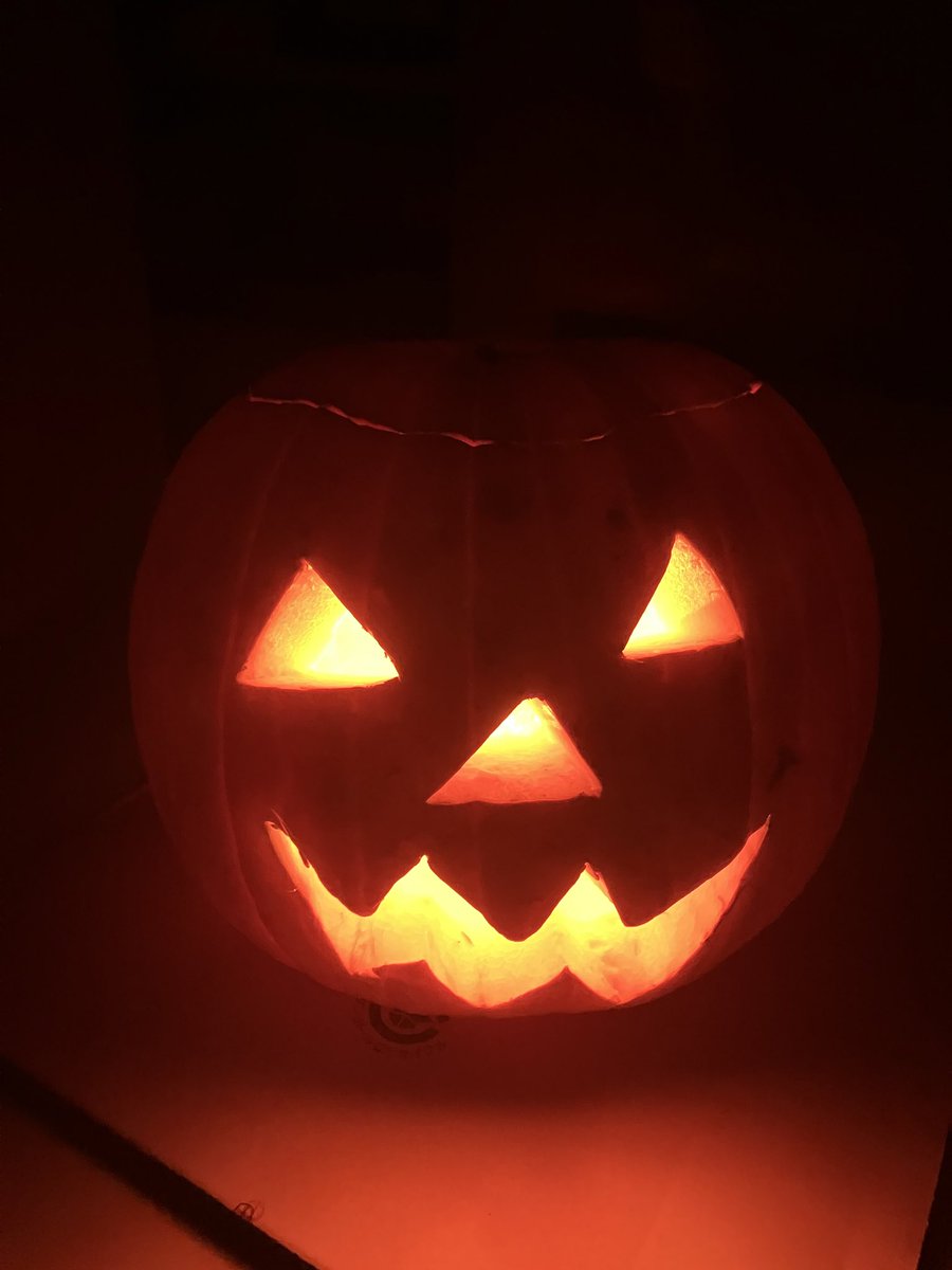 ta9que's tweet image. Lit the jack-o’-lantern.
#jackolantern