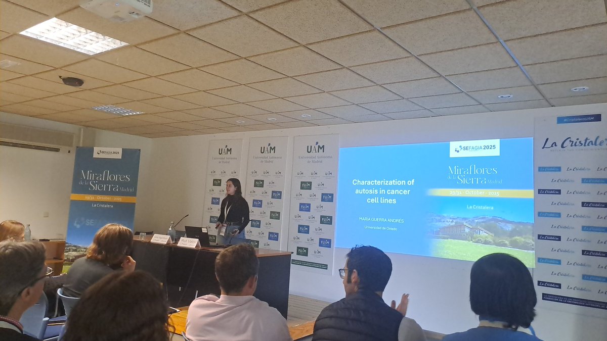 SEFAGIA_'s tweet photo. 🏁 This is the end… of both #SEFAGIA2025 and the cells! 

Here we have María Guerra (from @AUSISgroup), showing their advances on the characterization of autotic cell death. https://t.co/I9sh2gkA9x