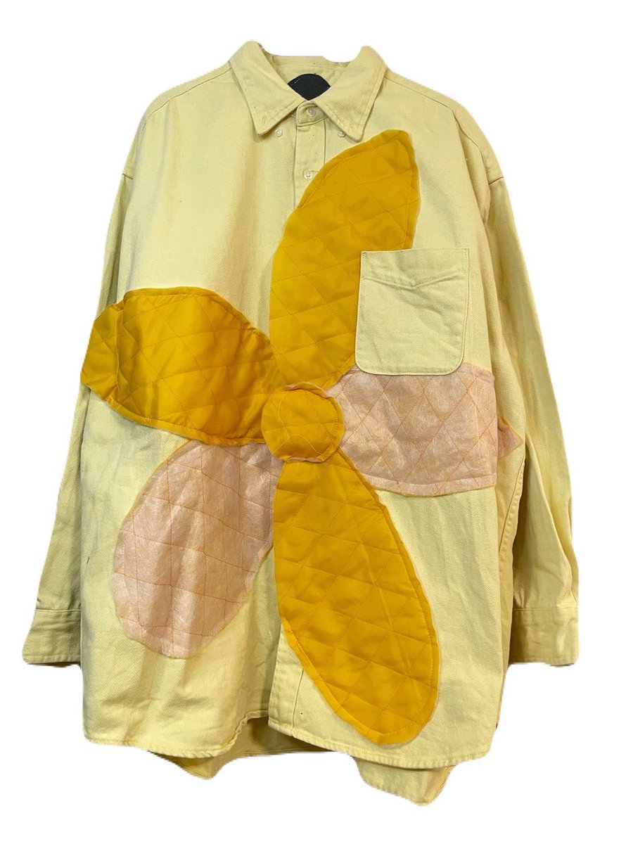 山下陽光 途中でやめる コート ガウン 羽織り 途中でやめる」のデザイナー・山下陽光は、人生や日々の生活を