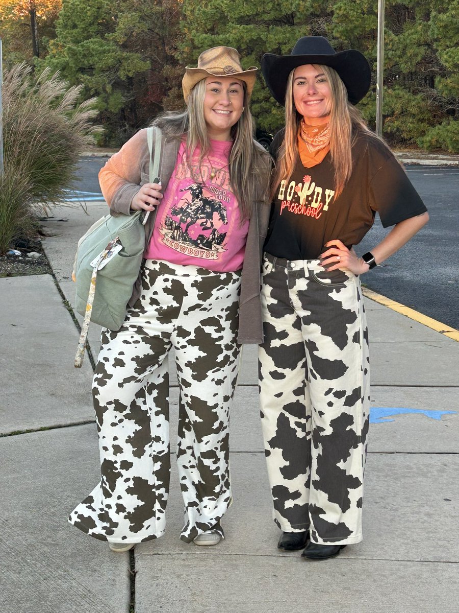OAPrincipal's tweet photo. Hee Haw from OA!  Happy Halloween! https://t.co/NQfvxaqrlj