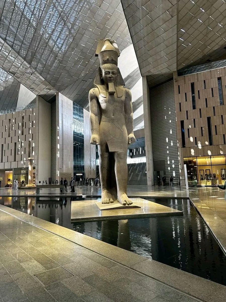 engazatmasr2020's tweet photo. المتحف المصرى الكبير أشرف متحف في العالم .. لا يحتوي على اي قطعة أثرية مسروقة 

جميع القطع خرجت من أرض مصر و تنتمى لحضاراتها العظيمة  التى علمت الدنيا معنى الدولة https://t.co/U0ayLAITei
