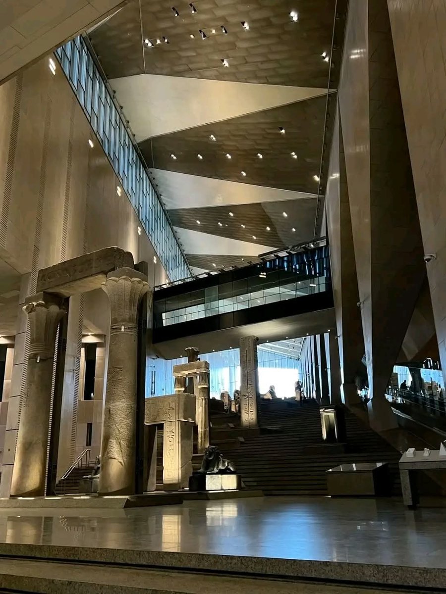 المتحف المصرى الكبير أشرف متحف في العالم .. لا يحتوي على اي قطعة أثرية مسروقة 

جميع القطع خرجت من أرض مصر و تنتمى لحضاراتها العظيمة  التى علمت الدنيا معنى الدولة