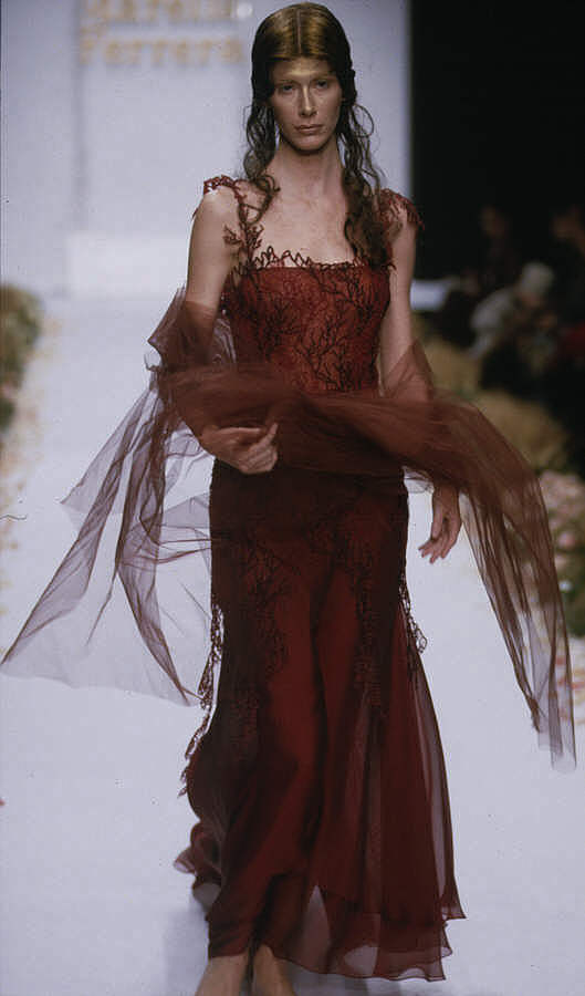 iluvcouture_'s tweet photo. woke up today thinking about marella ferrera hc ss99 https://t.co/ZlBhRjlgyw