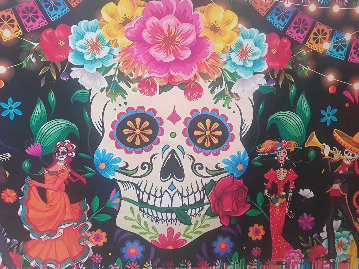 JA_Montgaillard's tweet photo. Entre joie et épouvante : #DiaDeMuertos et #Halloween! Plongée dans les cultures anglo-saxonnes et mexicaines ce vendredi 31 octobre au collège @JA_Montgaillard @AcLaReunion https://t.co/W83UMPCHjm