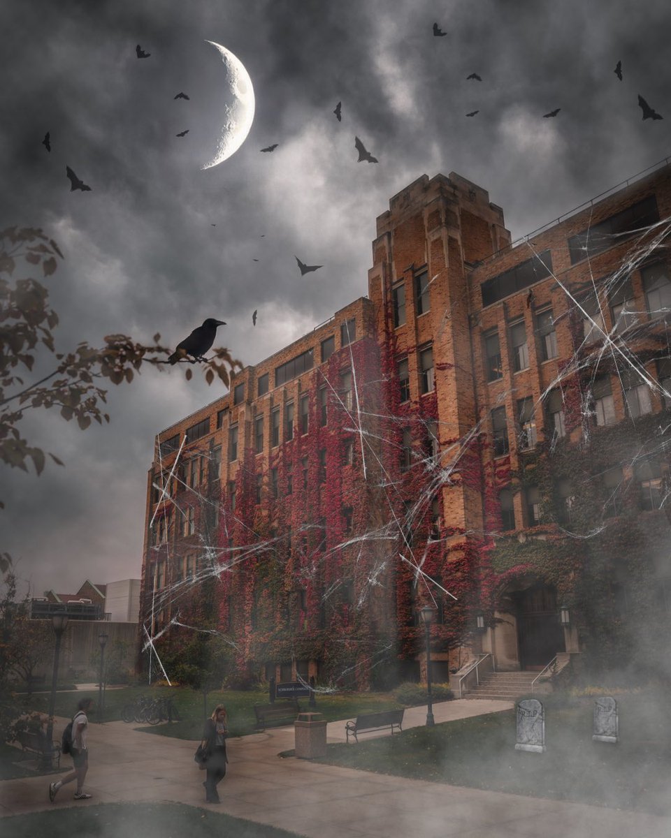 MarquetteU's tweet image. Campus is looking boo-tiful. Happy Halloween, Golden Eagles! 🎃