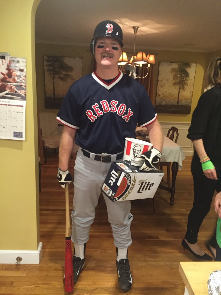DaveBurnes18's tweet image. Happy Halloween 🎃⁦@ChickenMan3010⁩ Hope you’re enjoying the WS and feeling great in health my friend!  ⚾️ 🍗 👻