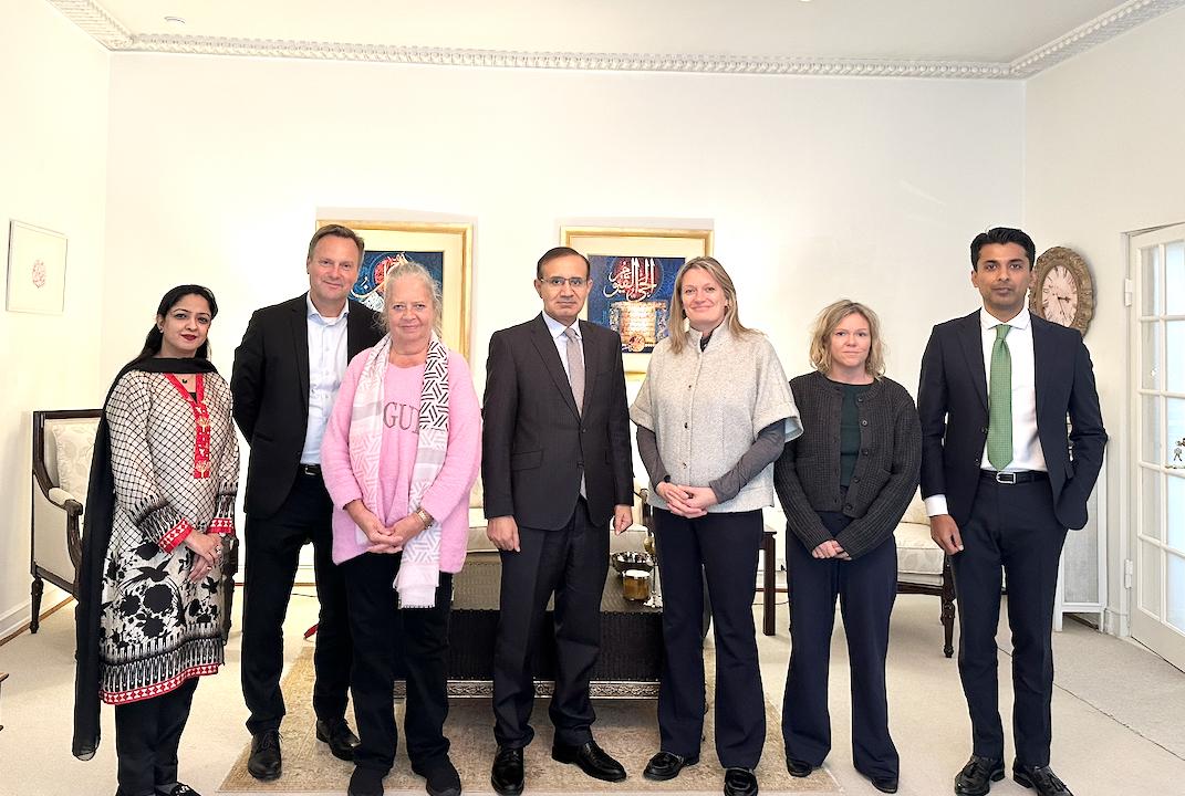 Hosted a lunch for senior 🇩🇰 officials to celebrate the signing of €183M agreement for the construction of 33 MDG wastewater treatment plants in Faisalabad — Pakistan’s largest &amp; interest-free project of its kind. 💧
Financed by DanskeBank.and subsidized by DANIDA.