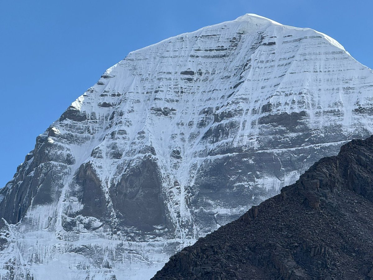 AdhiraPahadi's tweet image. Hey my dear spiritual readers ❤️ Today I am inviting you 😃 to visit the Kailash that lives within my heart.💜
My new blog is live now 🌟positivitywithlife.blogspot.com/2025/10/journe…
#blogs 
#bloggers 
#blogpost