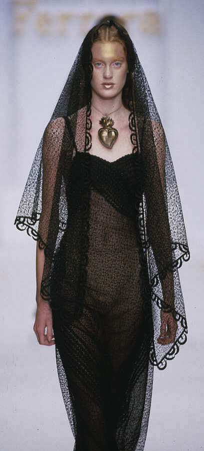 iluvcouture_'s tweet photo. woke up today thinking about marella ferrera hc ss99 https://t.co/ZlBhRjlgyw