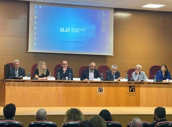 GraduatSocialcs's tweet image. La mesa redonda sobre la &quot;Colegiación profesional en el siglo XXI&quot; en la #UJI generó profundas reflexiones sobre el papel que jugamos las corporaciones de derecho público ante la rápida evolución social y tecnológica

#FuturoProfesional #GraduadosSociales #colegiación