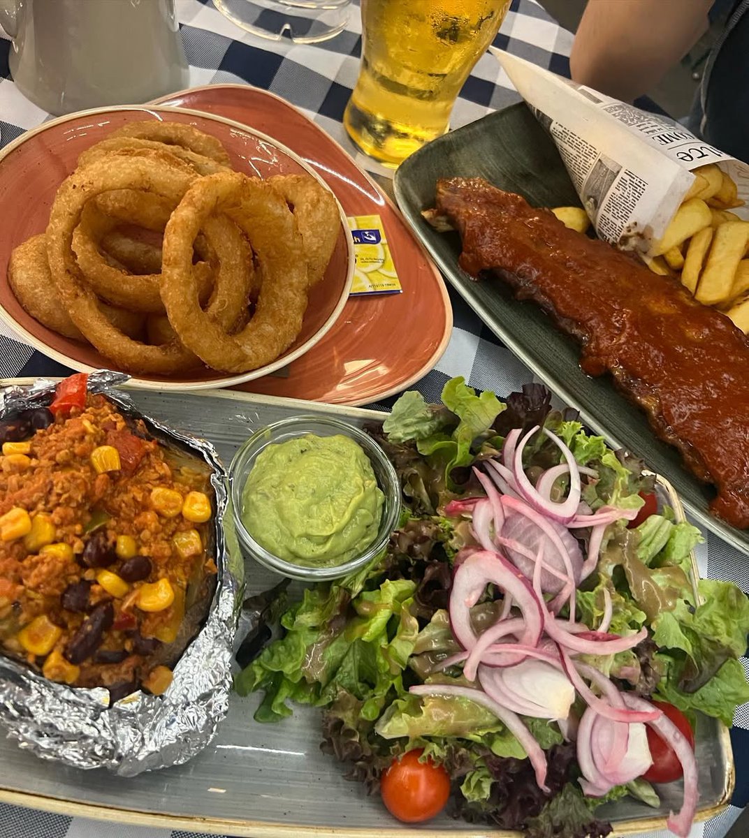 ginasoraya7's tweet image. Sometimes, the best thing you can do is slow down and spend time with yourself.  no rush — just peace, reflection, and gratitude. The more I learn to enjoy my own company, the more I understand who I truly am. 🌤️💭
#TimeForMyself #SelfCareJourney #InnerPeace #QuietMoments