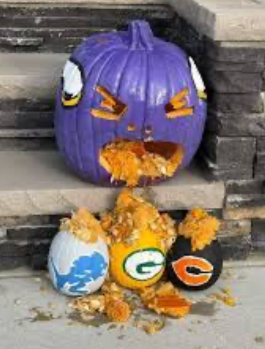 reign_vikings's tweet image. Happy Halloween guys 🥰🎃👻💀🧡🖤💜.