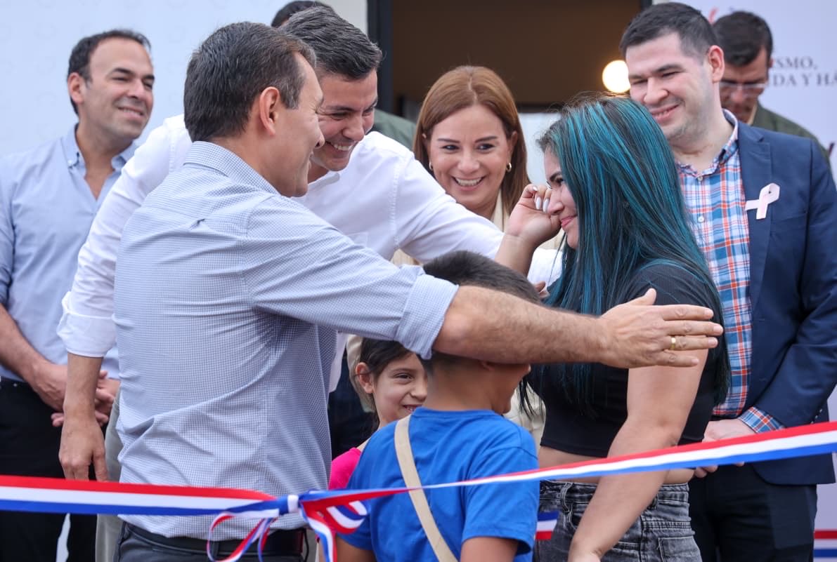 🏠 Cada vivienda es el comienzo de un futuro, el sueño de una familia paraguaya hecho realidad.
Nos llena de orgullo pensarla, diseñarla y construirla.
¡Cumpliendo sueños también se construye! 🇵🇾