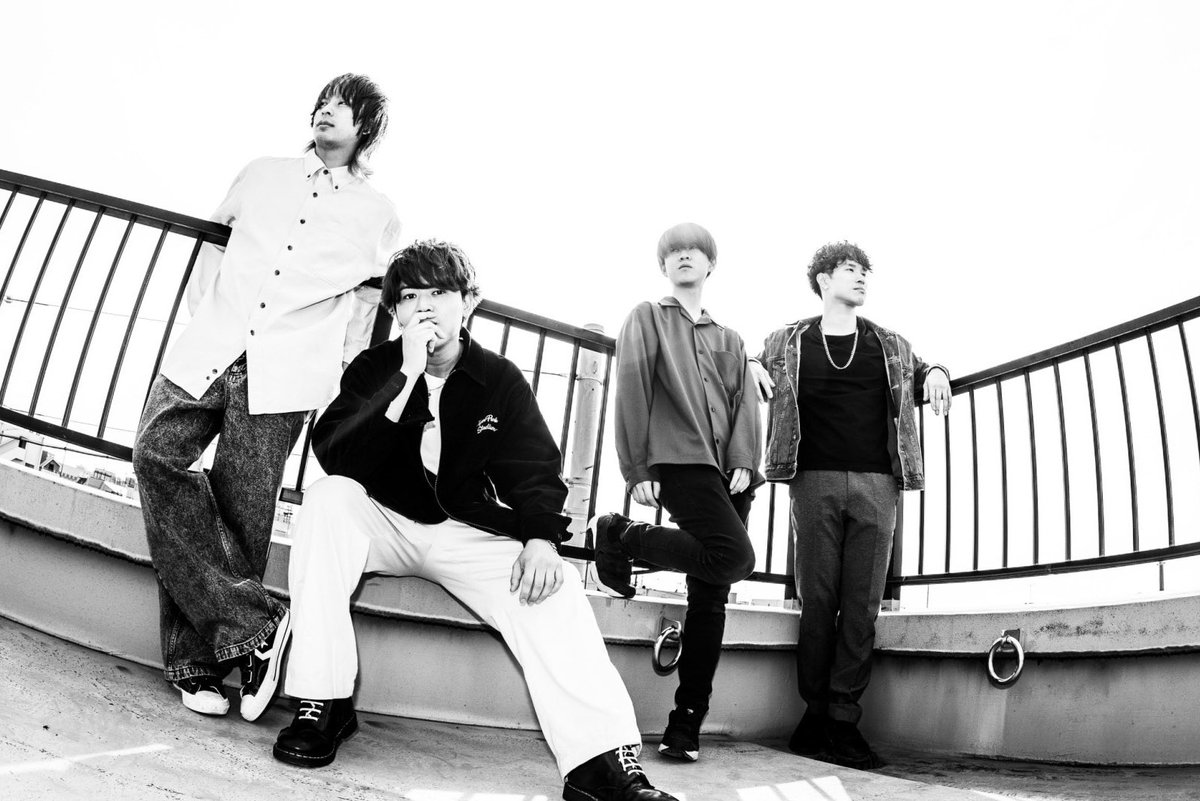 本当に残念だけど、
盛大に見送りたいと思います。

このメンバーで最後できるのも感慨深い。
11/12は是非渋谷FOWSへ会いに来てくれたら嬉しいです！