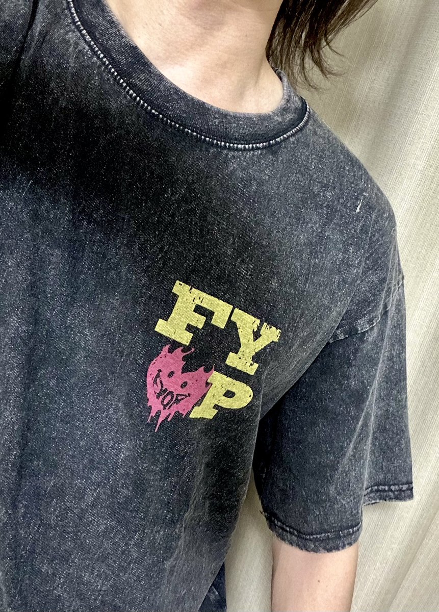 B'z FYOP 長袖Tシャツ　XLサイズ　とLサイズの2点セット B'z FYOP 長袖Tシャツ XLサイズ とLサイズの2点セット 未