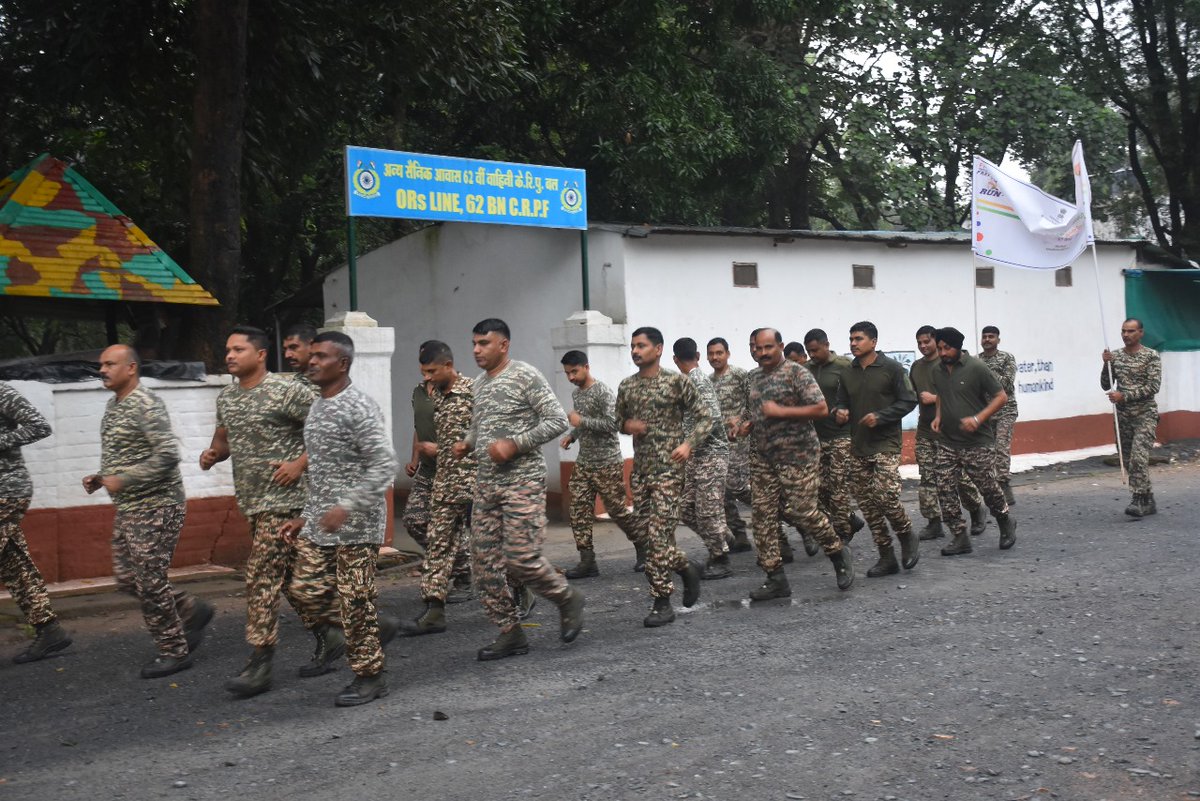 62Crpf's tweet photo. "62 BN CRPF celebrated National Unity Day with a powerful 'Run for Unity' rally! Let's unite and spread the message of unity, integrity, and brotherhood. #RunForUnity #NationalUnityDay #CRPF #crpfindia 🇮🇳" https://t.co/SUU4RnMu15