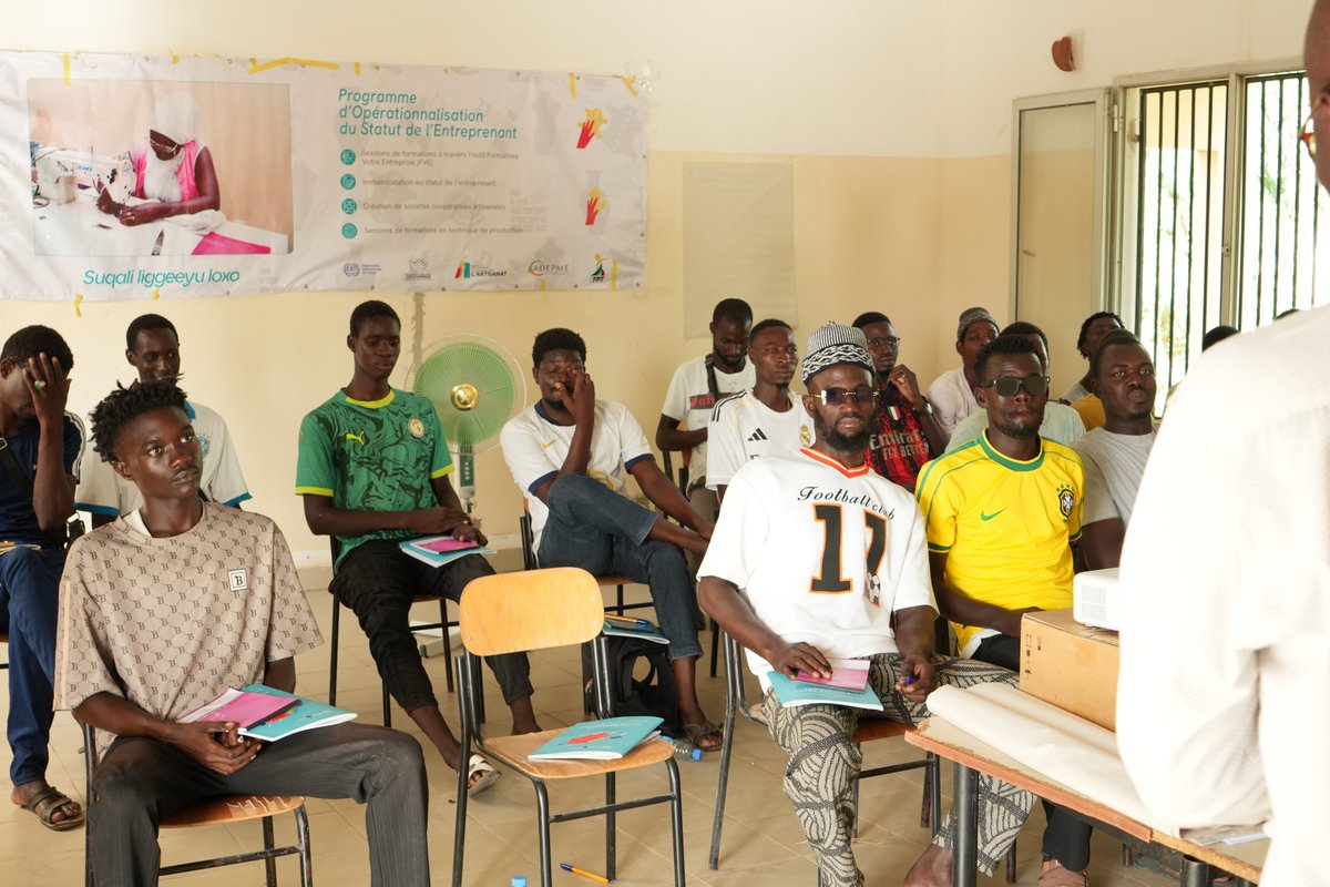 APDA_SEN's tweet image. La cohorte 2 du programme Formalisez Votre Entreprise (FVE)

Elle regroupe 75 couturier·ère·s aux Parcelles-Assainies, 75 à Guédiawaye et 100 cordonniers à Ngaye Mékhé.
Une nouvelle étape vers un artisanat sénégalais structuré, inclusif et compétitif .

#APDA  #BIT #AICS
