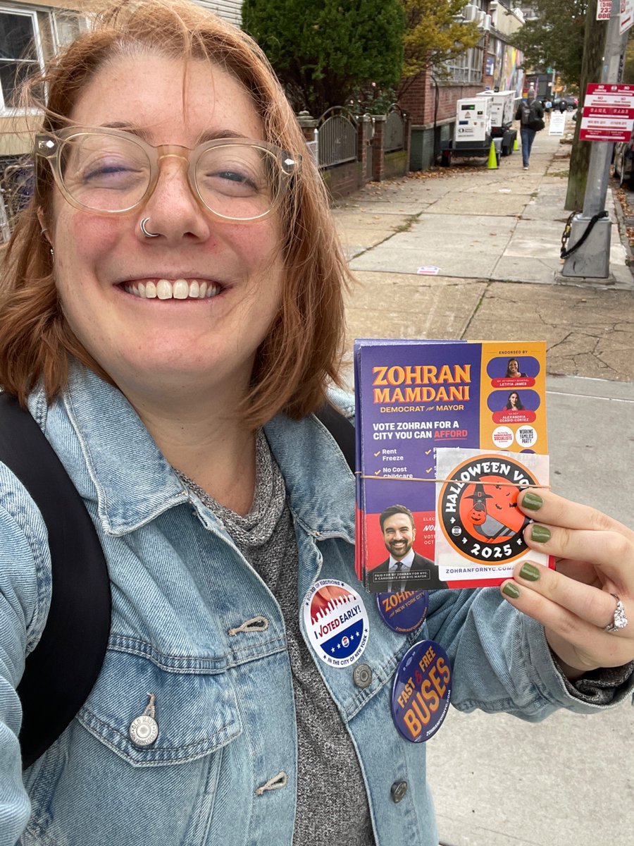 steffcabs's tweet image. got the goods (aka commemorative halloween i voted sticker) AND got to vote for @ZohranKMamdani 🎃

The only thing spooky 👻 about today would be NOT voting for a rent freeze, fast and free buses, and universal child care