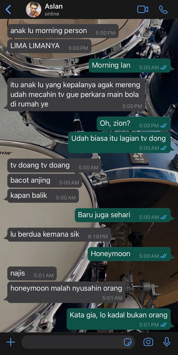 aeri_aaa's tweet photo. ketika pak zac nitipin anaknya ke aslan https://t.co/hWyArGyqjU