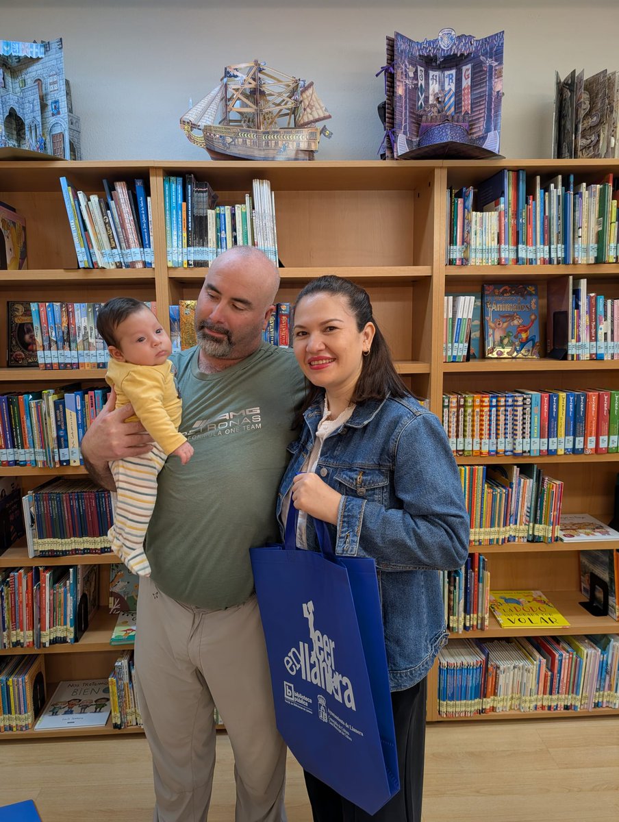 Vamos acabando la semana pero no dejan de llegarnos visitas de las que disfrutamos especialmente… ¡Bienvenido a las Bibliotecas de Llanera Alberto! Tienes todo un mundo de libros y lecturas por delante, esperamos ser parte de ese camino 👶📚.
#LlaneraCultura #bibliotecasllanera