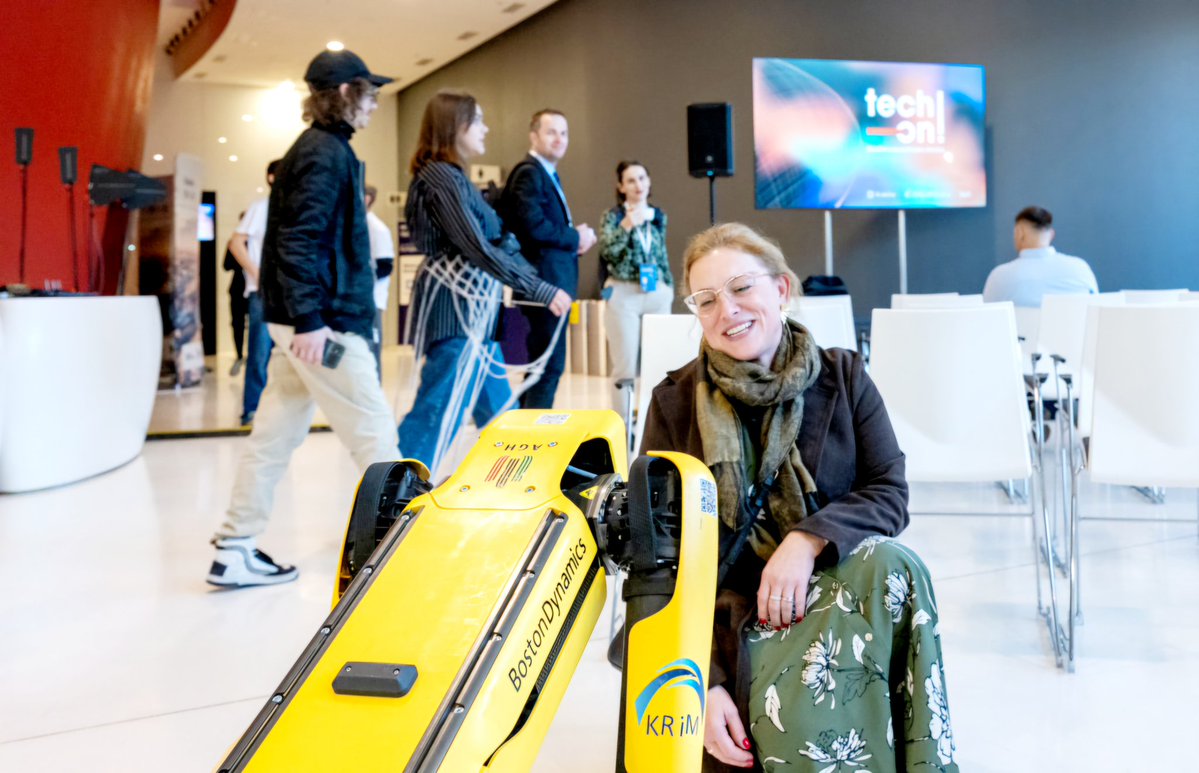 TST_GroupPolska's tweet image. 💡 Tam, gdzie najnowsze technologie, tam i TST Group Polska!
Nie mogliśmy ominąć wydarzenia TECH ON w Krakowie, które zgromadziło liderów innowacji, wizjonerów i pasjonatów przyszłości. 🚀
 
#TSTGroupPolska #TECHON #Kraków #Innowacje #AI #SmartCity #Technologia #FutureIsNow