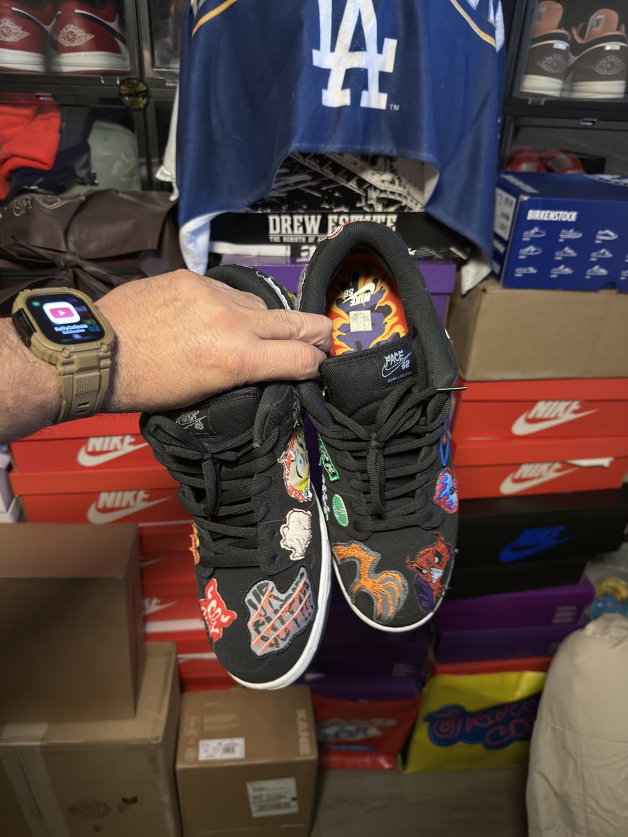 the00Beard's tweet photo. Great day for these shoes. It’s Halloween and #FireFridays #sbdunk #neckface #wearyourkickz #sneakers #Halloween2025 https://t.co/p6tQiNBtna