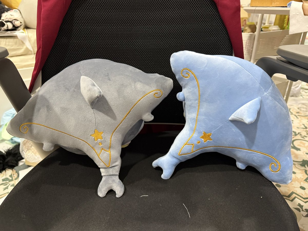 SaltappleDH's tweet image. งานคุณลูกค้า

น้องกระเบนผ้าโมจิ 20 เซน คุณลูกค้าสั่งสองสีบอกขออ้วนๆ ร้านจัดให้ครับ!

#บ้านตุ๊กตาของเดอร์ #รับทำตุ๊กตา #ตุ๊กตาแฟนซี #commission #commissionTH