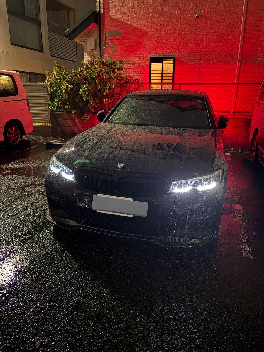 広島→滋賀と出張して帰りがけに大雨の中で納車🚗
納車前にグリル、フロントスポイラー等々カスタムも完了✅
