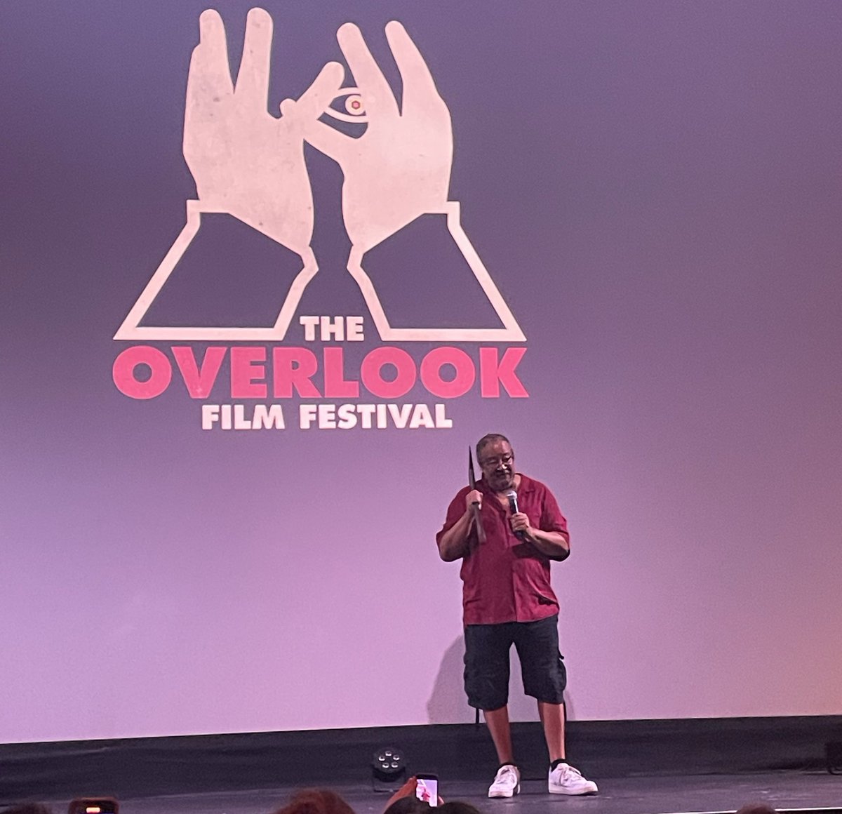 Ernest Dickerson has done so much for horror, Black horror and cinema.  Thank you <a href="/Misssharai/">Sharai (She/Her)🕵🏾‍♀️</a> and <a href="/blerdymassacre/">Blerdy Massacre</a> for your work! 

Be sure to also check out their podcast interview: open.spotify.com/episode/1cF7Hs…